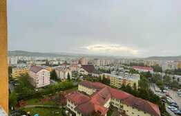 Apartament de 3 camere, decomandat, 74 mp, zona strazii Parang