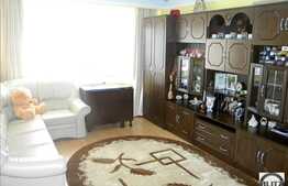 De vanzare apartament cu 2 camere + boxa + garaj