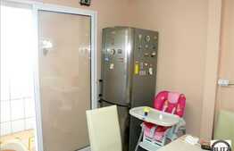 De vanzare apartament cu 2 camere + boxa + garaj