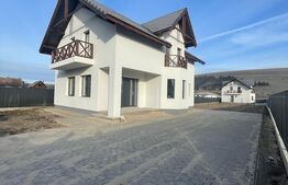 Casa individuala, 120 mp, 550 teren, doua fronturi, Gilau 