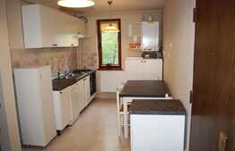 4 camere decomandate, mobilat modern, 75 mp utili, parcare, zona Hotel Royal