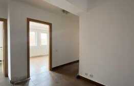 Apartament 2 camere, decomandat, etaj intermediar, zona Centrala