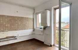 Apartament 2 camere, decomandat, etaj intermediar, zona Centrala