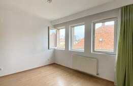 Apartament 2 camere, decomandat, etaj intermediar, zona Centrala