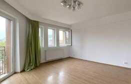 Apartament 2 camere, decomandat, etaj intermediar, zona Centrala