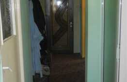 Vanzare apartament 3 camere, 62 mp utili plus boxa de 12 mp la subsol