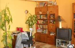 Vanzare apartament 3 camere, 62 mp utili plus boxa de 12 mp la subsol