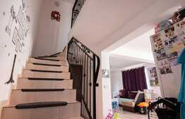 Casa de tip duplex, 4 camere, Tarlungeni, zona Valea cu Flori