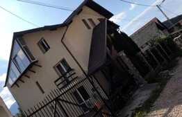 Casa / Vila in zona Bunloc, Sacele