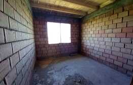 Casa pe plan parter semifinisata, 4 camere, 125mp utili, 500mp teren, cartier Izvor