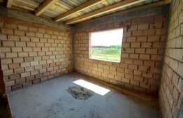 Casa pe plan parter semifinisata, 4 camere, 125mp utili, 500mp teren, cartier Izvor