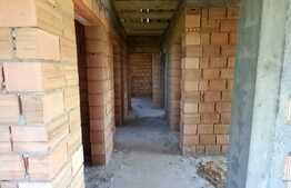 Casa pe plan parter semifinisata, 4 camere, 125mp utili, 500mp teren, cartier Izvor