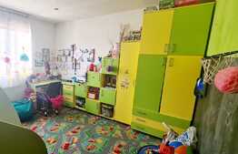 Apartament 3 camere, etaj intermediar, 74 mp, zona Florilor