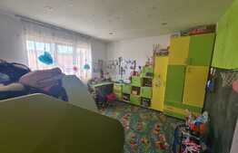 Apartament 3 camere, etaj intermediar, 74 mp, zona Florilor