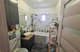 Apartament 3 camere, etaj intermediar, 74 mp, zona Florilor