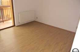 De vanzare, 3 camere semidecomandate, 90 mp plus 2 balcoane, zona Campului