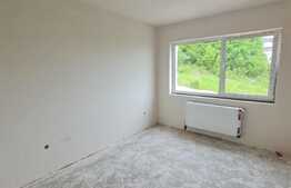 Apartament 3 camere, 53 mp, parcare, zona Teilor