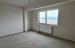 Apartament 3 camere, 67 mp, parcare, zona Teilor