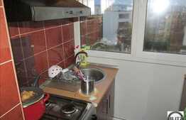 Vanzare apartament 3 camere, decomandat, 57 mp utili, zona Mehedinti, cu boxa