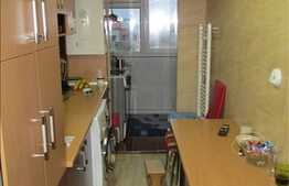 Vanzare apartament 3 camere, decomandat, 57 mp utili, zona Mehedinti, cu boxa