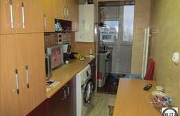 Vanzare apartament 3 camere, decomandat, 57 mp utili, zona Mehedinti, cu boxa