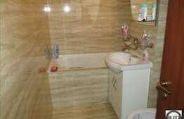 Vanzare apartament 3 camere, decomandat, 57 mp utili, zona Mehedinti, cu boxa