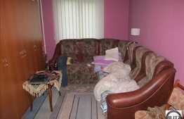 Vanzare apartament 3 camere, decomandat, 57 mp utili, zona Mehedinti, cu boxa