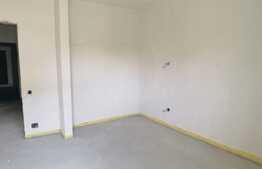 Apartament 3 camere semifinisat, 71 mp, 2 bai, parcare, zona Stejarului !