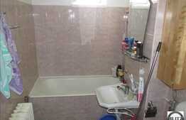 4 camere de vanzare, decomandat, 70 mp utili, zona Hotel Royal, etaj intermediar