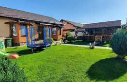 Casa cocheta, pe plan parter, 3 camere, 100 mp, in Bartolomeu