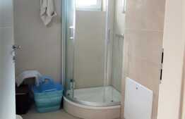 Apartament renovat, 3 camere, 2 bai, 65 mp, zona Calvaria 