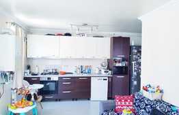 Apartament 3 camere, 59 mp, parcare, zona strazii Florilor