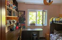 Apartament 3 camere, et 1, Racadau