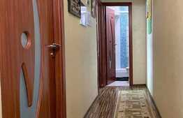 Apartament 3 camere, et 1, Racadau