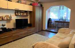 Apartament 3 camere, et 1, Racadau