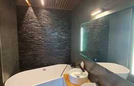 Apartament modern, 3 camere, 71 mp, parcare, zona Teilor