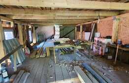 Doua case cuplate, teren de 450 mp, Iris