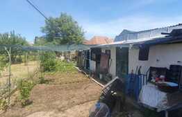 Doua case cuplate, teren de 450 mp, Iris