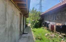 Doua case cuplate, teren de 450 mp, Iris