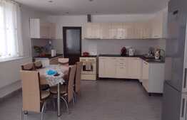 Casa 2 camere, 115 mp, teren 516 mp, parcare, Turda