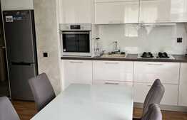 Apartament de 2 camere semidecomandat cu parcare, in zona Romul Ladea