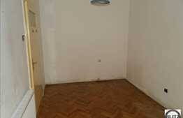 Apartament 3 camere, 85 mp utili, semidecomandat, cu gradina, loc parcare!