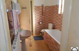 Apartament 3 camere, 85 mp utili, semidecomandat, cu gradina, loc parcare!