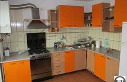 Apartament 3 camere de vanzare, 65 mp utili, zona Profi, boxa, cu panorama