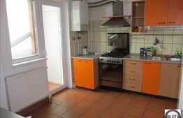 Apartament 3 camere de vanzare, 65 mp utili, zona Profi, boxa, cu panorama