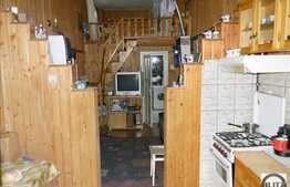 2 camere de vanzare, 75 mp utili situat in imobil tip casa