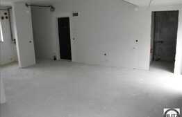 Vanzare 3 camere, 67 mp, semidecomandat, semifinisat, loc parcare, zona Campului