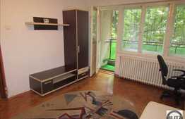 1 camera, 42 mp, decomandat, zona strazii Brasov