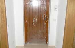 Apartament cu 4 camere, 98 mp, pe 2 nivele, zona Campului. Loc de parcare!