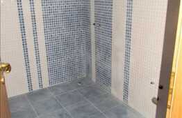 Apartament cu 4 camere, 98 mp, pe 2 nivele, zona Campului. Loc de parcare!